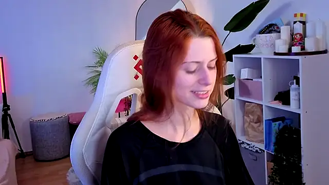 Snapshot of doll_lesli chatting on December 4, 2025, 11:31 am doll lesli online show from December 4, 2025, 11:31 am