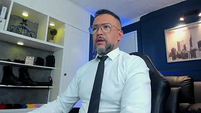 Snapshot of MrFrank_tattoo chatting on June 11, 2026, 2:25 pm MrFrank tattoo online show from June 11, 2026, 2:25 pm