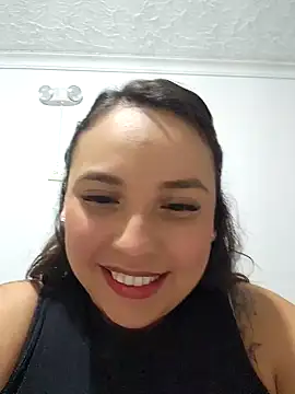 Snapshot of LizzRouse chatting on October 27, 2025, 9:05 pm LizzRouse online show from October 27, 2025, 9:05 pm