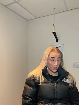 Strongqueen online show from December 20, 2025, 9:06 pm