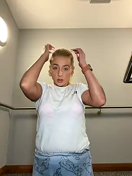 Strongqueen online show from October 9, 2025, 9:15 pm