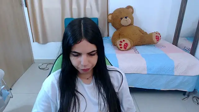 Snapshot of _elenna chatting on March 10, 2025, 5:18 pm elenna online show from March 10, 2025, 5:18 pm