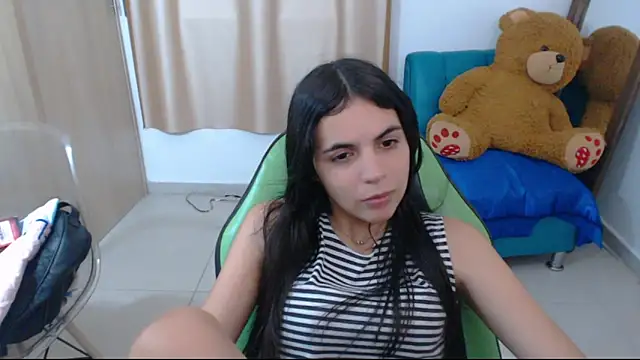 Snapshot of _elenna chatting on February 25, 2025, 5:19 pm elenna online show from February 25, 2025, 5:19 pm