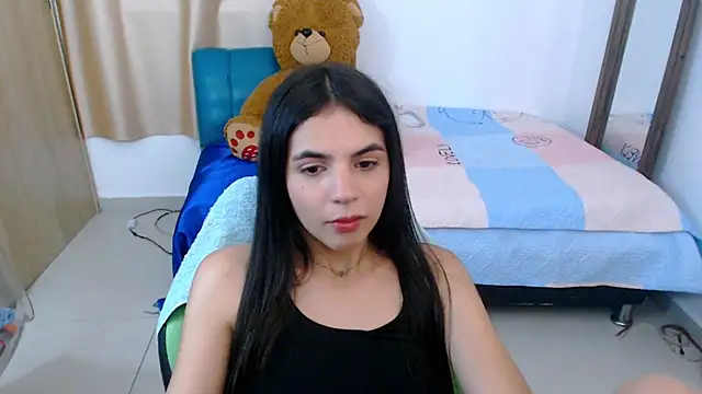 Snapshot of _elenna chatting on March 7, 2025, 8:22 pm elenna online show from March 7, 2025, 8:22 pm
