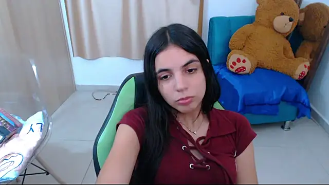 Snapshot of _elenna chatting on February 25, 2025, 8:21 pm elenna online show from February 25, 2025, 8:21 pm