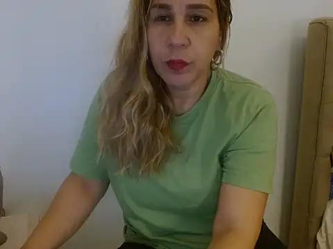 vanessahayeck online show from January 7, 2025, 3:23 pm