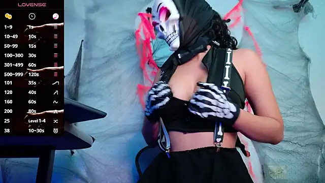 Snapshot of Demonia5713 chatting on October 26, 2025, 9:31 am Demonia5713 online show from October 26, 2025, 9:31 am