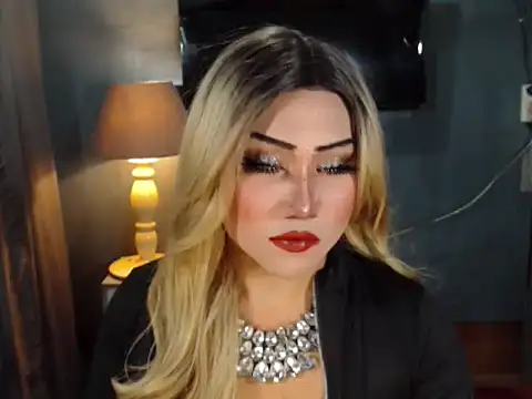 BlackAlison online show from April 13, 2026, 5:44 am