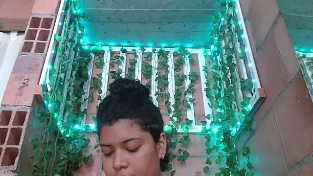 Snapshot of belindathompson chatting on January 31, 2025, 8:01 pm belindathompson online show from January 31, 2025, 8:01 pm