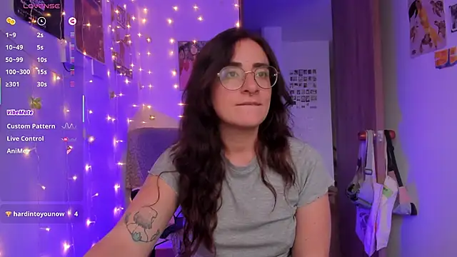 Snapshot of linda_giggle chatting on November 21, 2025, 9:36 pm linda giggle online show from November 21, 2025, 9:36 pm