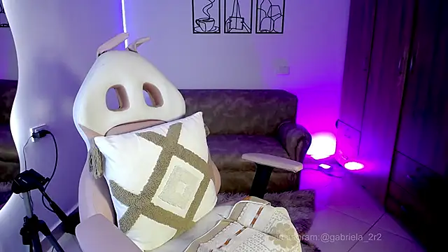 Snapshot of gabriela_r chatting on February 3, 2026, 6:24 pm gabriela r online show from February 3, 2026, 6:24 pm