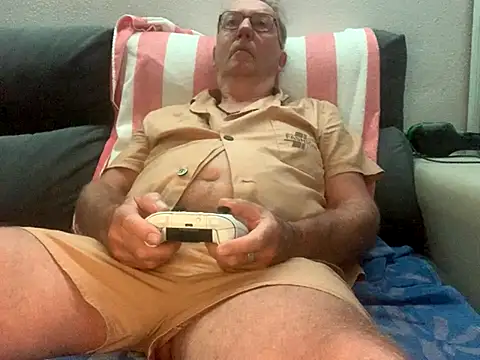 Nudelschwanz online show from October 24, 2025, 3:38 am