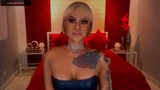 Snapshot of StellaStrong30 chatting on December 1, 2025, 10:32 pm StellaStrong30 online show from December 1, 2025, 10:32 pm