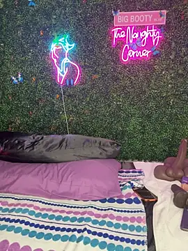 ThickAssRena online show from April 12, 2026, 7:06 pm