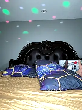 Snapshot of ThickAssRena chatting on October 27, 2025, 6:36 am ThickAssRena online show from October 27, 2025, 6:36 am