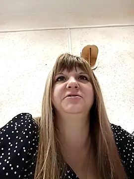 Snapshot of Office_Albertina chatting on October 28, 2025, 9:58 pm Office Albertina online show from October 28, 2025, 9:58 pm