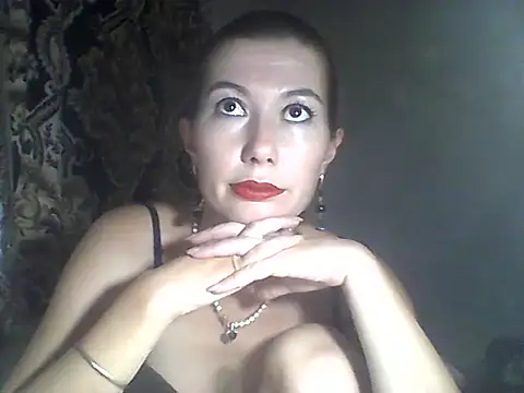 Snapshot of Olesja chatting on October 7, 2025, 6:42 pm Olesja online show from October 7, 2025, 6:42 pm