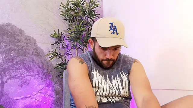 Snapshot of jonathan_rivers chatting on December 4, 2025, 7:35 pm jonathan rivers online show from December 4, 2025, 7:35 pm