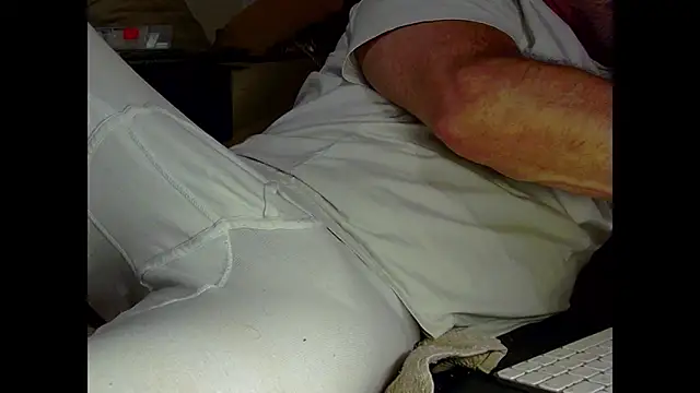 Snapshot of mike30nbg chatting on November 24, 2025, 8:53 pm mike30nbg online show from November 24, 2025, 8:53 pm