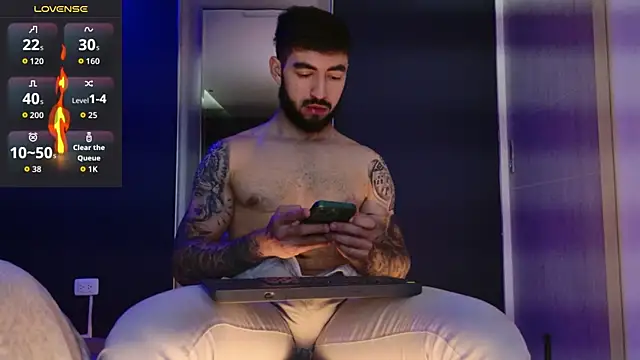 Snapshot of MarkWalker__ chatting on November 5, 2025, 10:18 am MarkWalker online show from November 5, 2025, 10:18 am