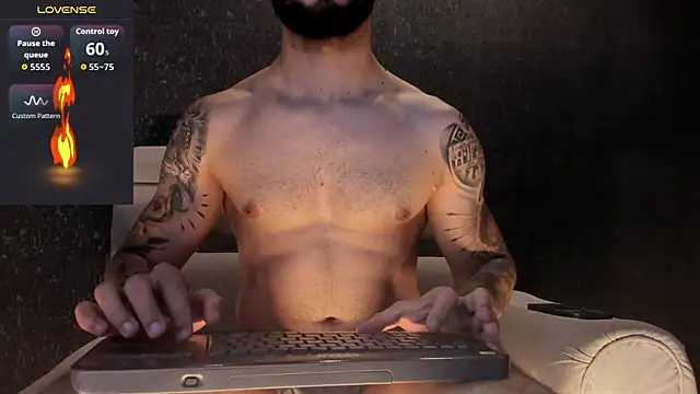 Snapshot of MarkWalker__ chatting on November 3, 2025, 10:30 am MarkWalker online show from November 3, 2025, 10:30 am