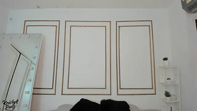 Snapshot of kristyl_paez chatting on December 14, 2025, 3:39 pm kristyl paez online show from December 14, 2025, 3:39 pm