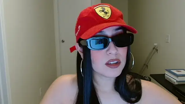 Snapshot of Sassy_Latina chatting on December 2, 2025, 3:07 am Sassy Latina online show from December 2, 2025, 3:07 am