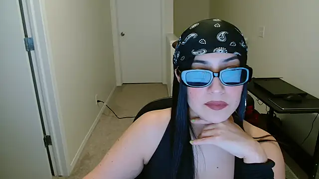 Snapshot of Sassy_Latina chatting on November 23, 2025, 3:16 am Sassy Latina online show from November 23, 2025, 3:16 am