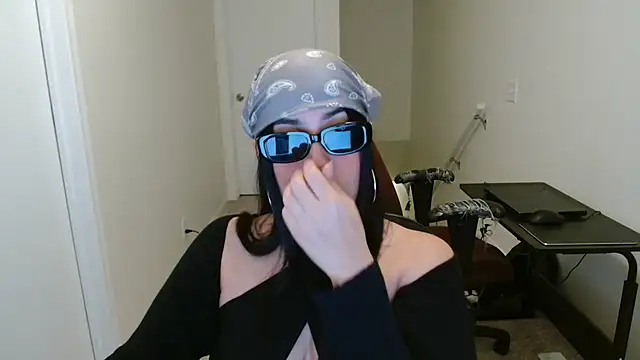 Snapshot of Sassy_Latina chatting on October 16, 2025, 3:37 am Sassy Latina online show from October 16, 2025, 3:37 am