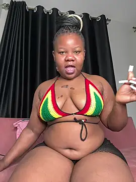 Snapshot of ThickyMel chatting on June 25, 2026, 4:32 am ThickyMel online show from June 25, 2026, 4:32 am
