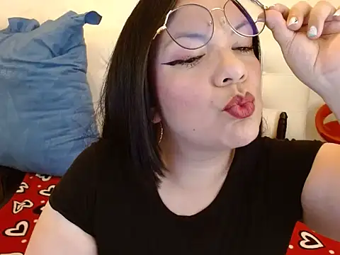 Snapshot of Angiee_BBW chatting on November 15, 2025, 6:45 pm Angiee BBW online show from November 15, 2025, 6:45 pm