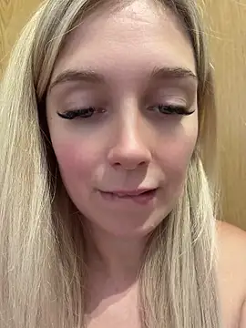 Snapshot of CherryAuroraa chatting on July 24, 2026, 2:13 pm CherryAuroraa online show from July 24, 2026, 2:13 pm