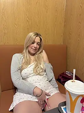 CherryAuroraa online show from March 10, 2026, 2:10 pm