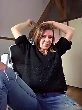 Snapshot of Lina_lou4 chatting on November 13, 2025, 3:49 pm Lina lou4 online show from November 13, 2025, 3:49 pm