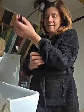 Lina lou4 online show from April 3, 2026, 3:18 pm