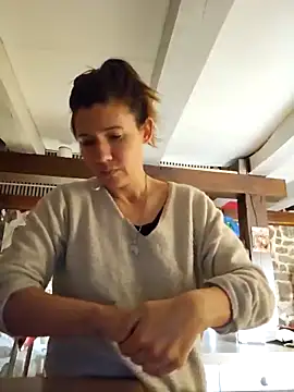 Snapshot of Lina_lou4 chatting on March 4, 2025, 7:19 am Lina lou4 online show from March 4, 2025, 7:19 am