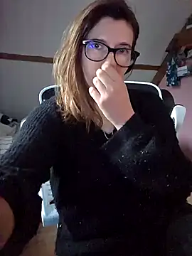 Snapshot of Lina_lou4 chatting on October 28, 2025, 4:28 pm Lina lou4 online show from October 28, 2025, 4:28 pm