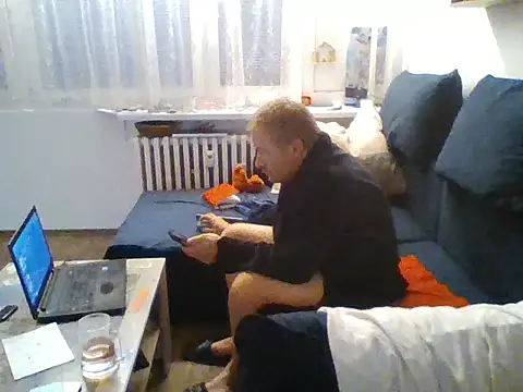 Snapshot of 82liska chatting on June 10, 2026, 7:37 pm 82liska online show from June 10, 2026, 7:37 pm