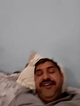Snapshot of Amandev7 chatting on September 9, 2025, 3:43 pm Amandev7 online show from September 9, 2025, 3:43 pm