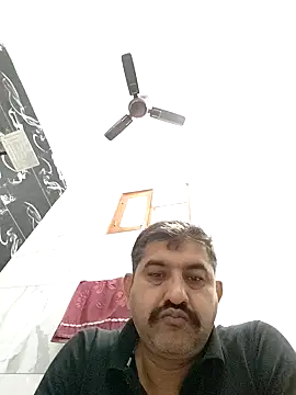 Snapshot of Amandev7 chatting on October 15, 2025, 4:00 am Amandev7 online show from October 15, 2025, 4:00 am