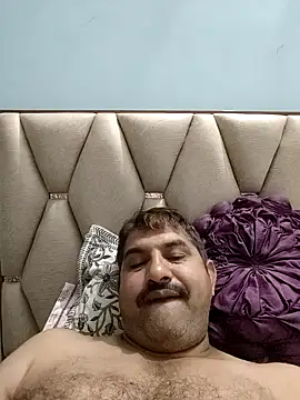 Snapshot of Amandev7 chatting on April 27, 2026, 7:45 pm Amandev7 online show from April 27, 2026, 7:45 pm