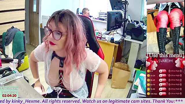 Snapshot of kinky_Hexme chatting on October 15, 2025, 9:28 am kinky Hexme online show from October 15, 2025, 9:28 am