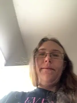 Dakota 02 online show from April 15, 2026, 1:15 pm