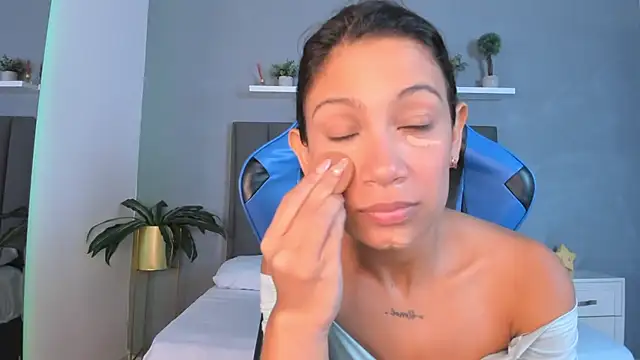 cora 22 online show from October 29, 2025, 12:48 pm