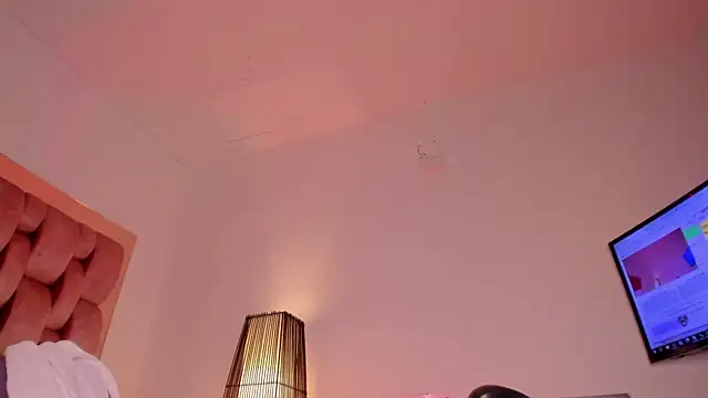 Snapshot of swt_kahia chatting on November 30, 2025, 3:51 am swt kahia online show from November 30, 2025, 3:51 am