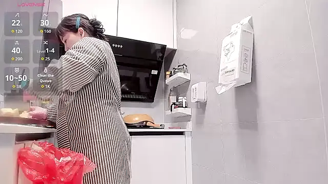 Vivian-6 online show from March 3, 2026, 1:23 am