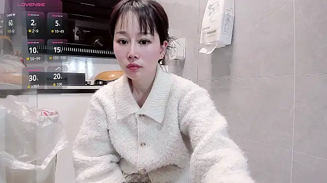 Vivian-6 online show from March 11, 2026, 12:37 am