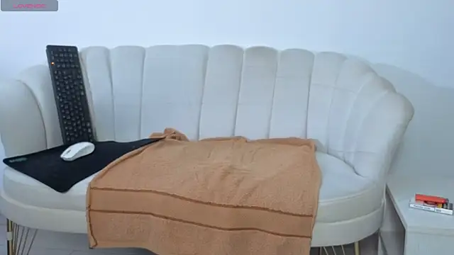 Snapshot of TheTopAlex chatting on October 9, 2025, 2:12 am TheTopAlex online show from October 9, 2025, 2:12 am