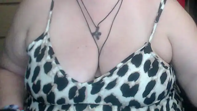 Snapshot of mayasmith chatting on November 6, 2025, 7:40 pm mayasmith online show from November 6, 2025, 7:40 pm