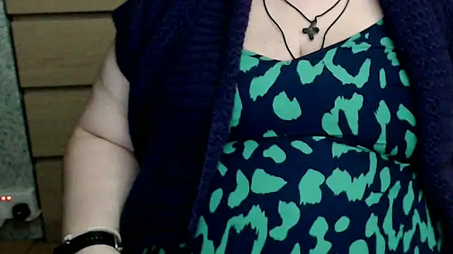 Snapshot of mayasmith chatting on November 19, 2025, 8:09 pm mayasmith online show from November 19, 2025, 8:09 pm